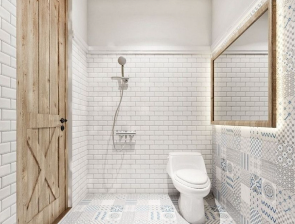 Kamar Mandi Minimalis dengan Pintu Kayu