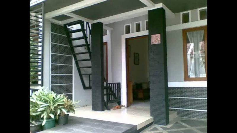 Warna Cat Teras Rumah Hitam Putih