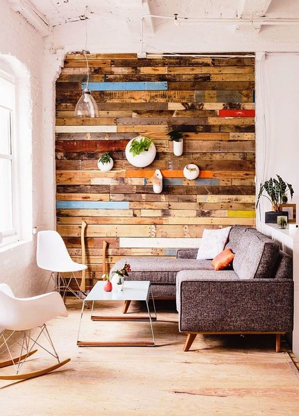 Dinding kayu berpadu warna peach