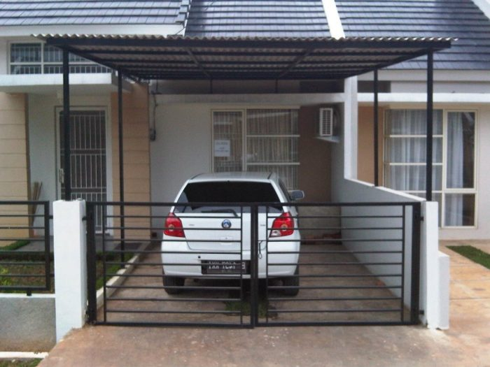Garasi Mobil di Halaman Depan Rumah