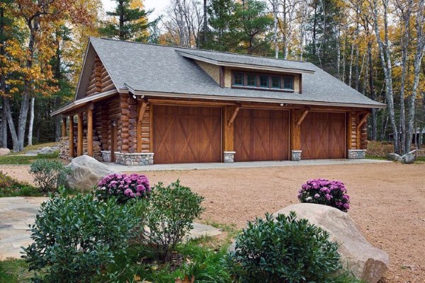 Garasi Model Woods downtown Triple Gate storage minimalis