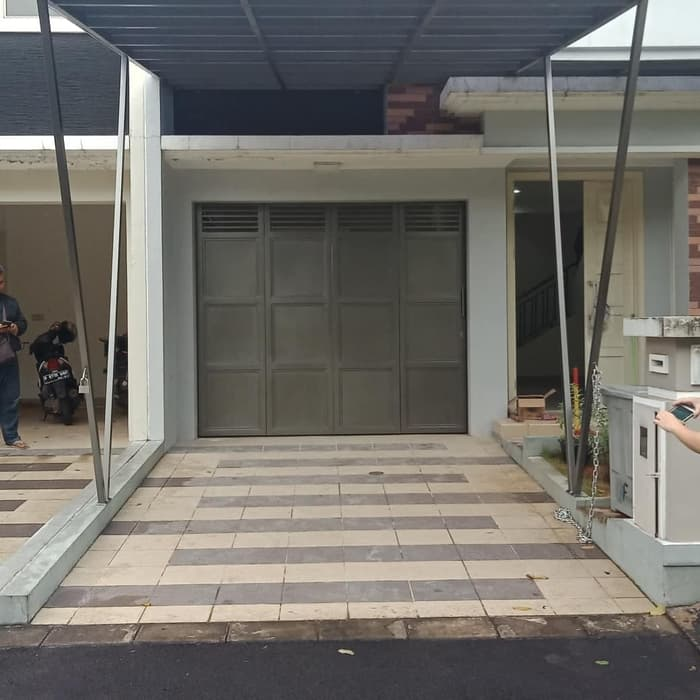 Desain Garasi Minimalis Garasi dan carport