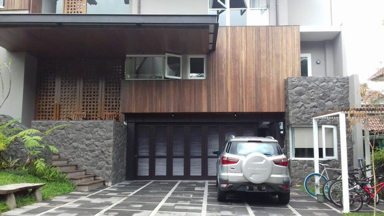 Desain Garasi Rumah Fungsional