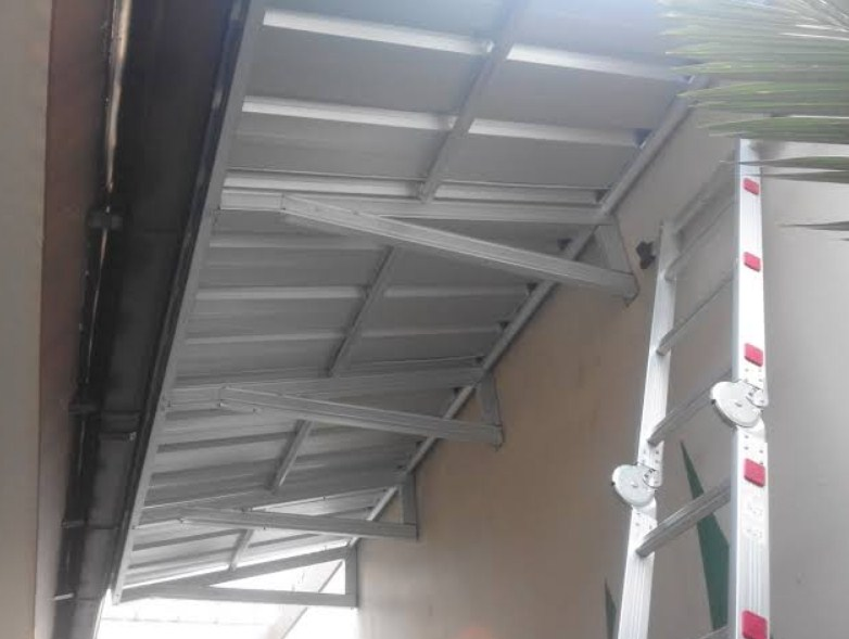 atap samping rumah dengan baja ringan