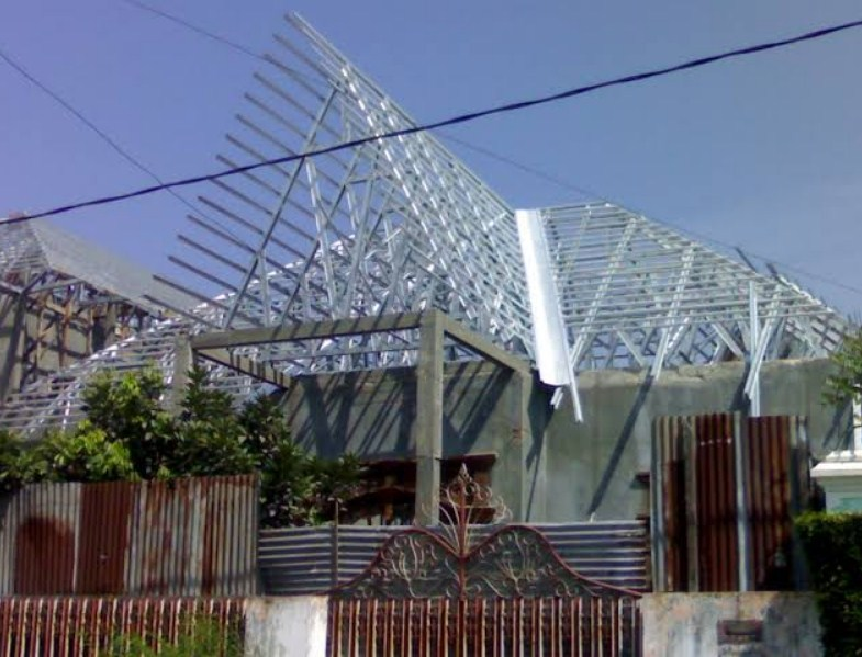 kontruksi atap rumah baja ringan minimalis