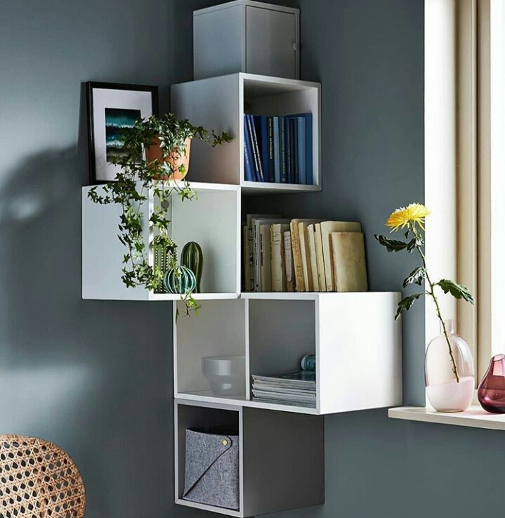 Desain Interior mengGunakan sudut ruangan sebagai storage