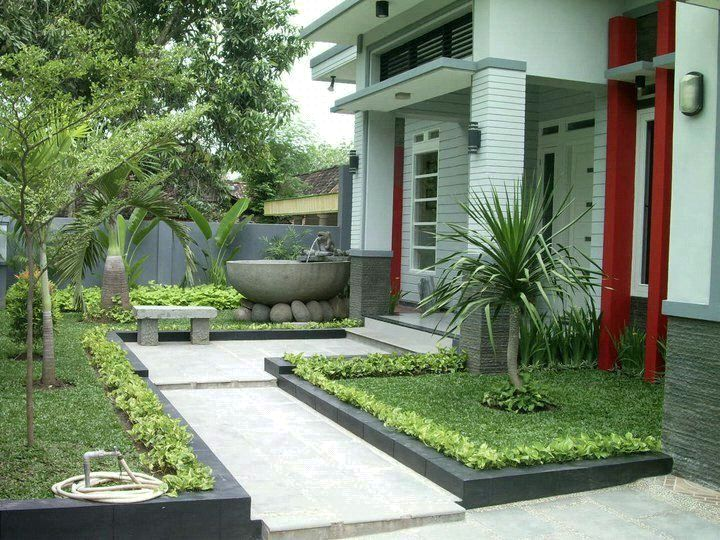Taman Kecil di Depan Rumah