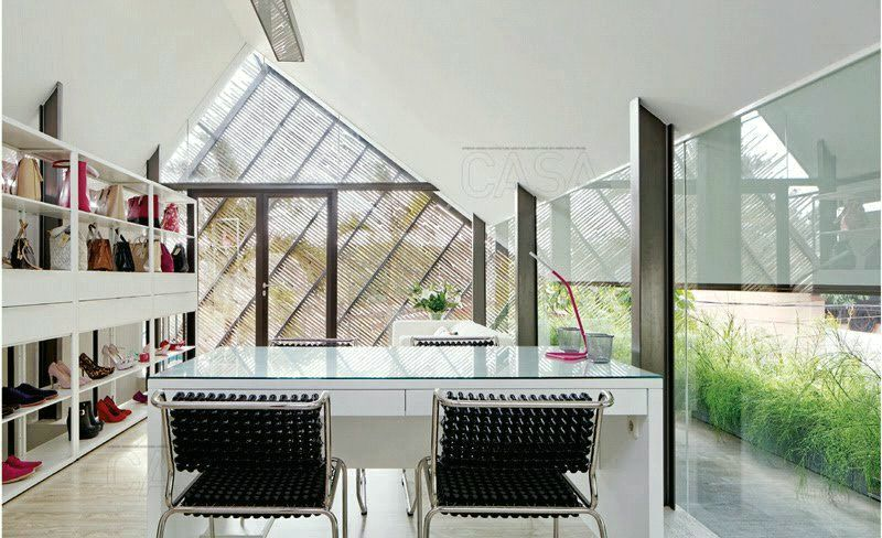 Desain Interior Penyimpanan Barang dan Ruang Makan