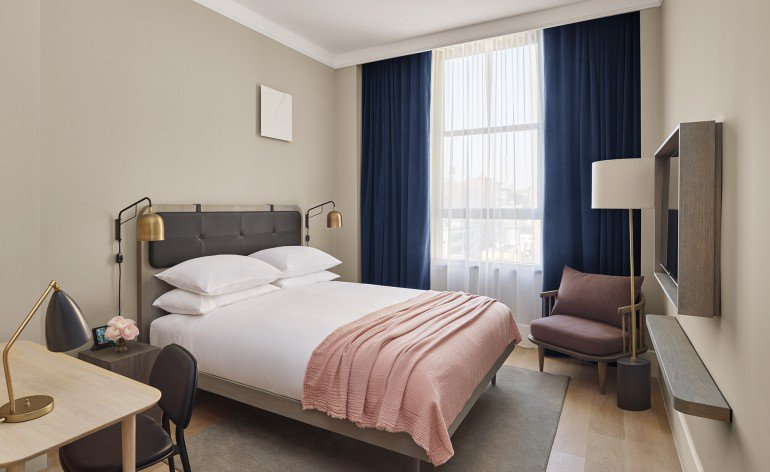 Desain Interior Kamar Hotel Simple Minimalis