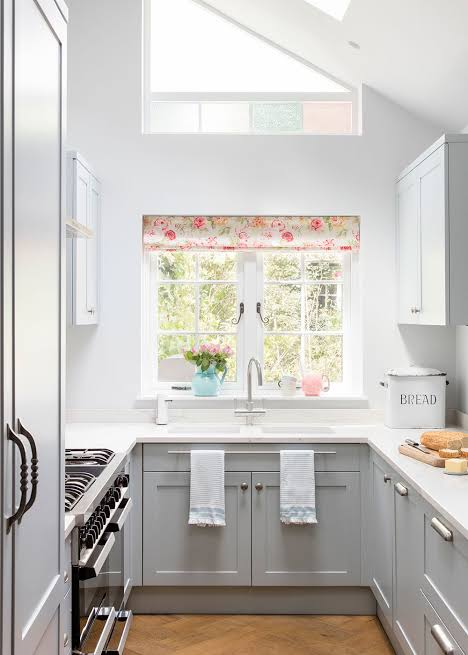 Dapur Sempit Atap Transparan