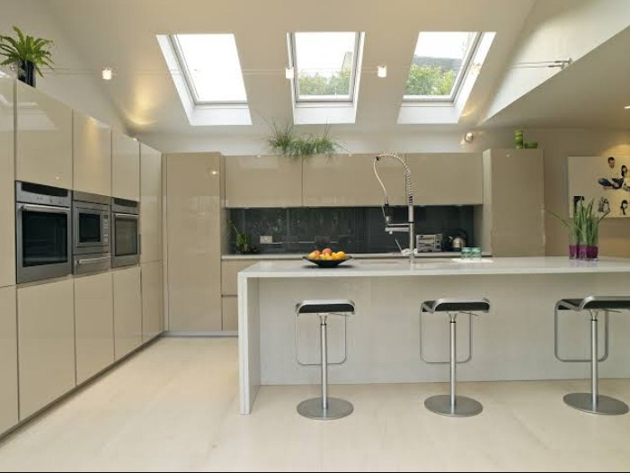 Desain Dapur Dengan Atap Modern Transparan