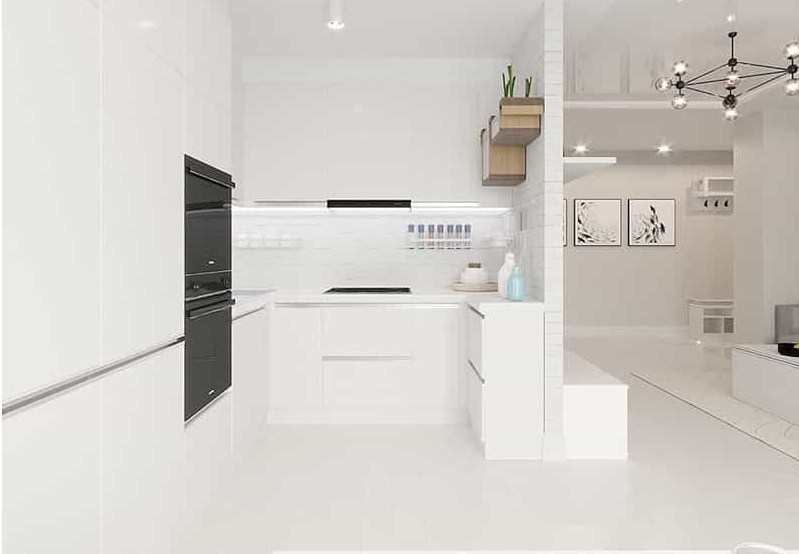 Dapur putih minimalis dengan rak tinggi