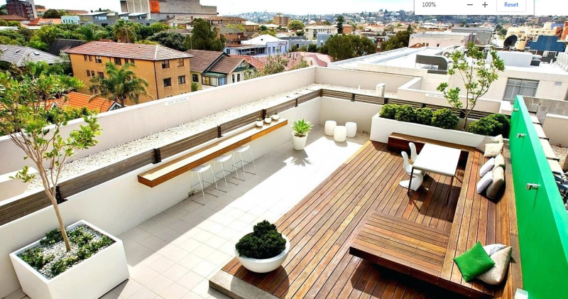 Desain Rumah 3 Lantai dengan Garden Minimalis