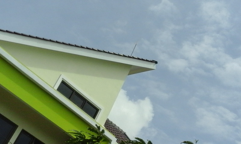 Atap rumah kemiringan curam