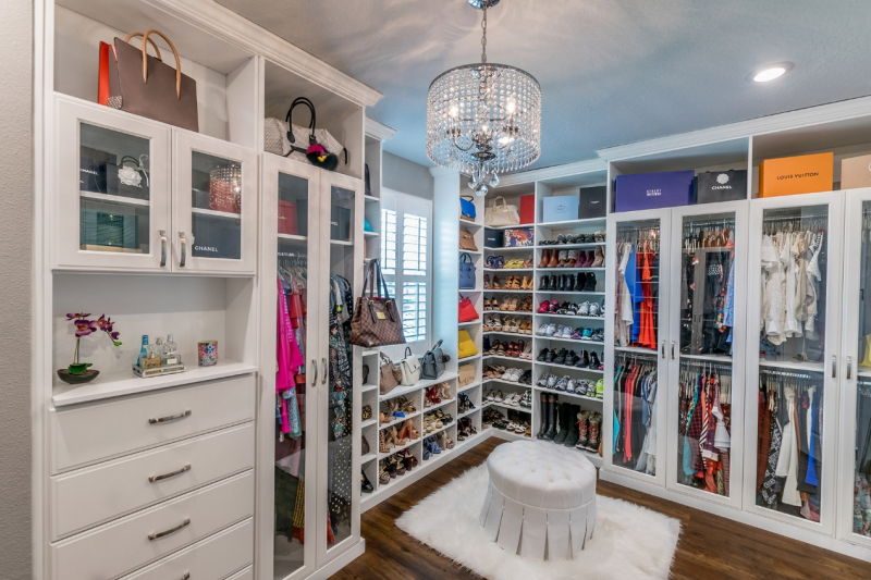 Desain Walk In Closet