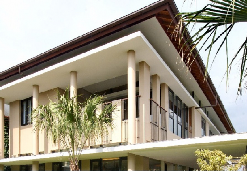Atap Limas Rumah Mewah