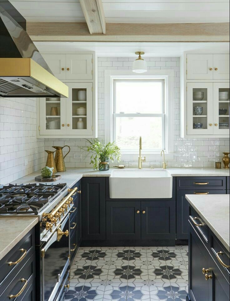 Kitchen set minimalis dengan tampilan yang elegan