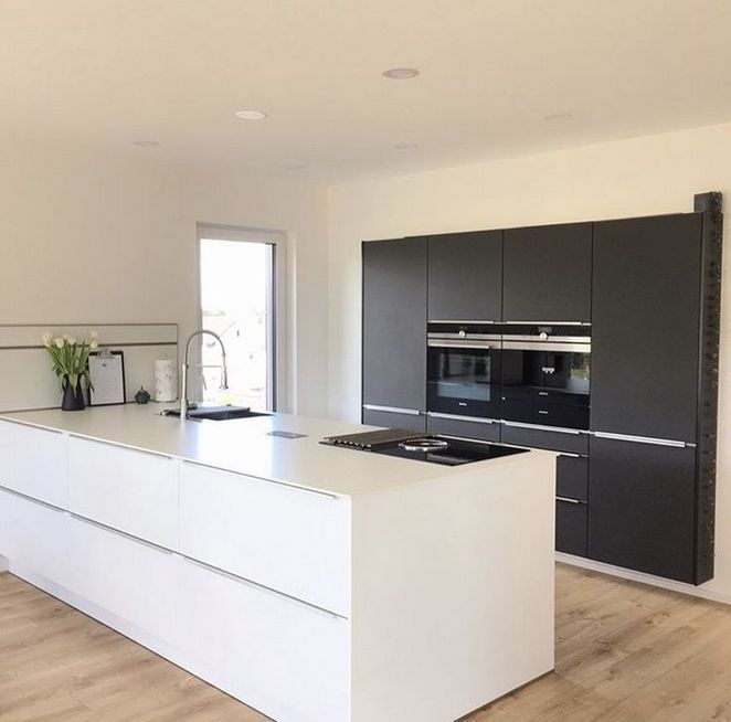Tema monokrom pada kitchen set minimalis