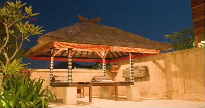 Desain Saung bergaya Bali