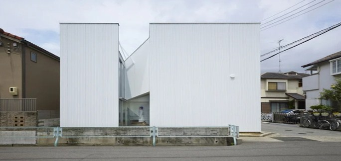 Desain Rumah Jepang Slice of city, hunian dengan privasi maksimum