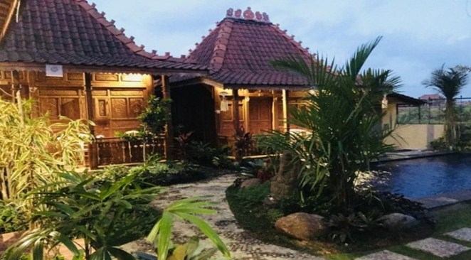 Desain Rumah Joglo minimalis dengan kolam renang