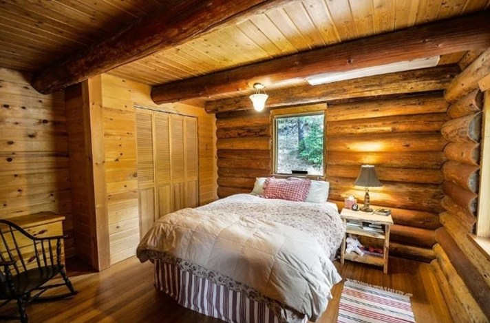 Desain Rumah Kayu 2 Lantai Sederhana