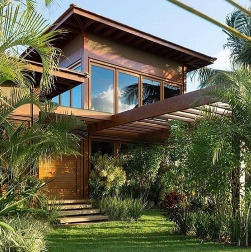 Rumah kayu dengan nuansa eksterior alam