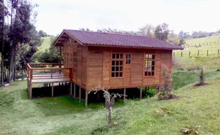 Rumah Kayu Bergaya Country