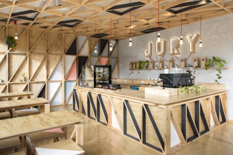 Dekorasi Kayu untuk Cafe