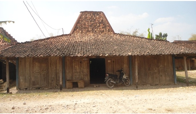 inspirasi dari bentuk atap rumah limasan ini