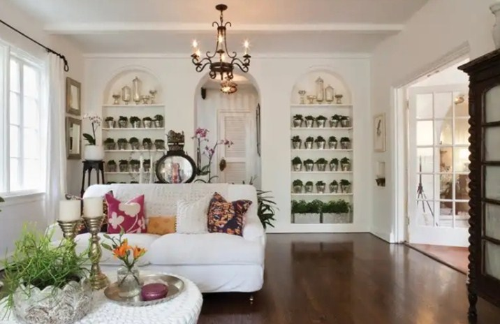 Desain Rumah Mediterania Dengan Ornamen Klasik