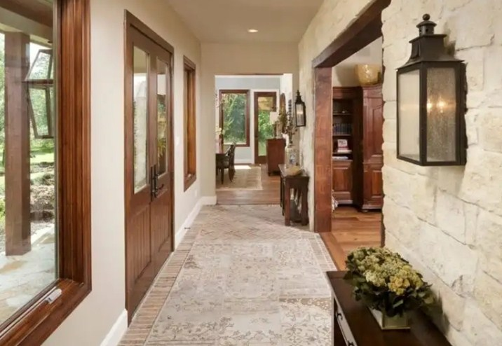 Desain Rumah Mediterania Finishing Mewah