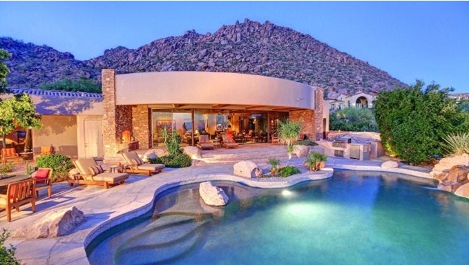 Desain Rumah Mewah Dengan Kolam Renang