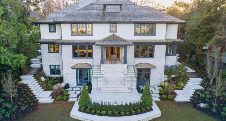 Desain Rumah Mewah Simetris