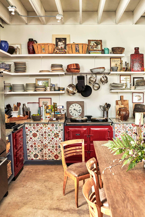 Model dapur dengan tampilan rak yang berbeda