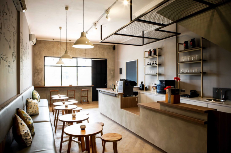 Mendekorasi ruangan cafe