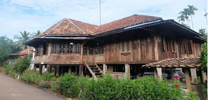 Desain Rumah Panggung Segi Enam