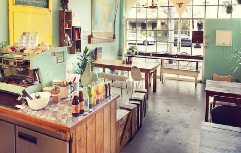 Desain Interior Cafe di Rumah