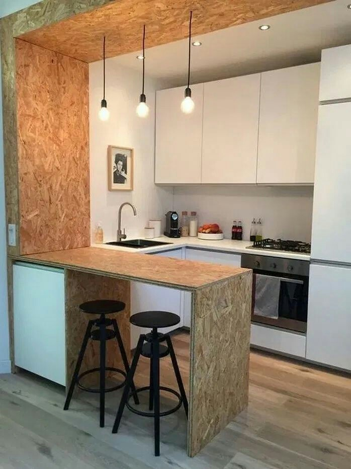 Meja dapur yang terbuat dari batu Caesarstone memang terlihat mirip dengan penampilan meja yang terbuat dari marmer atau batu kuarsa. Salah satu ciri meja dapur ini adalah ukurannya yang tebal berwarna putih