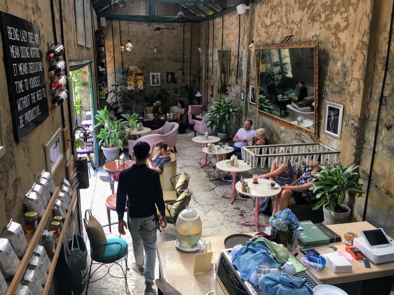 Desain Cafe Keren Terbaru