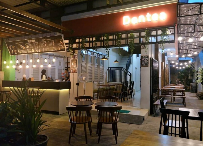 Cafe Interior Unik Nan Modern