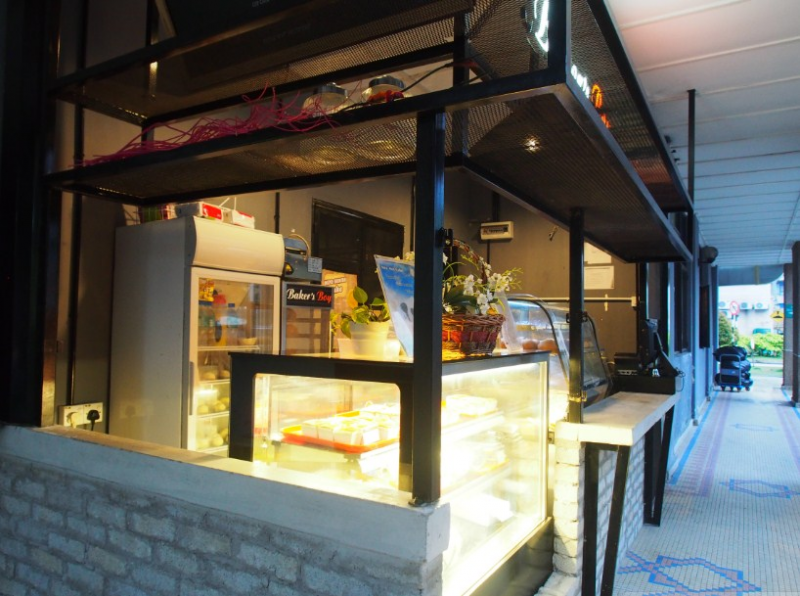 Desain interior cafe unik indoor