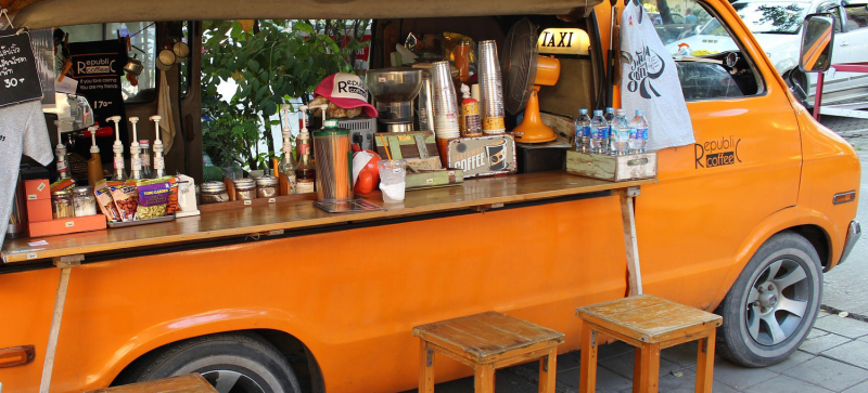 Desain Cafe Kopi Sederhana Menggunakan Mobil