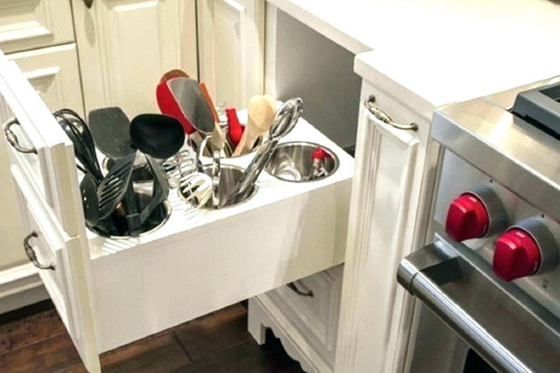 Rak dapur tertutup untuk tempat menaruh alat masak anda