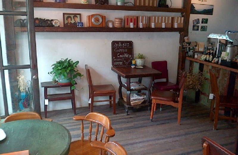 Desain cafe rumahan klasik