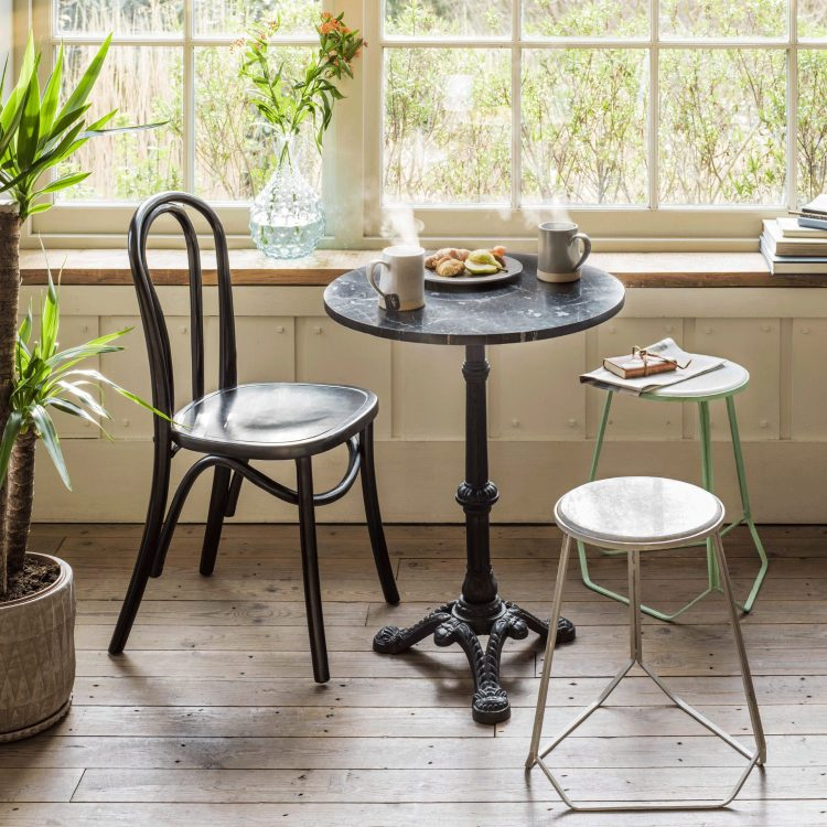 Desain furniture cafe rumahan