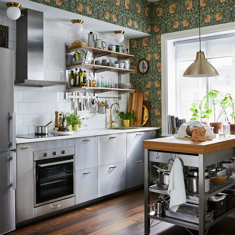 Pilih corak wallpaper yang menarik untuk pemanis dapur