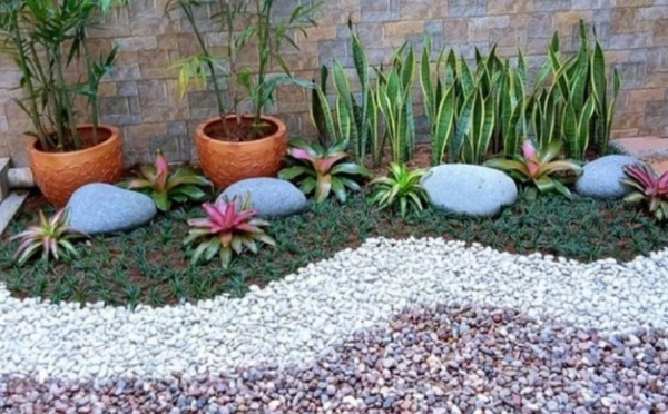 Taman Berjemur dengan Hiasan Batu