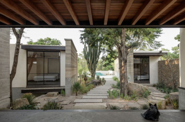 Taman kering dengan teras beton