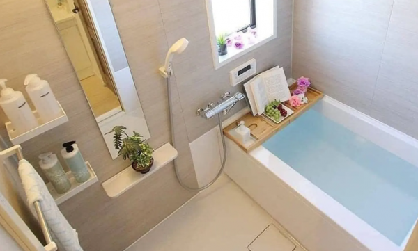 Kamar Mandi Minimalis dengan Bathub